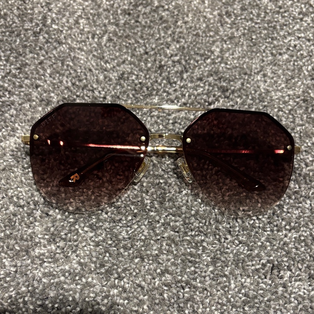 Diff Eyewear Robin Arzón Gold Frame Sunglasses wi… - image 2